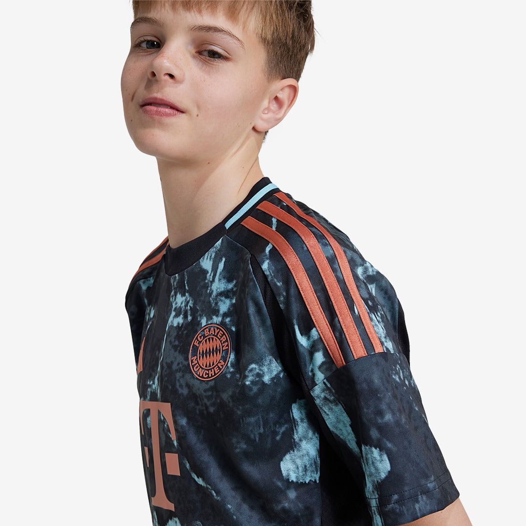 Conjunto Infantil Adidas Bayern de Munique 2024/25 II Torcedor-Veste a Paixão