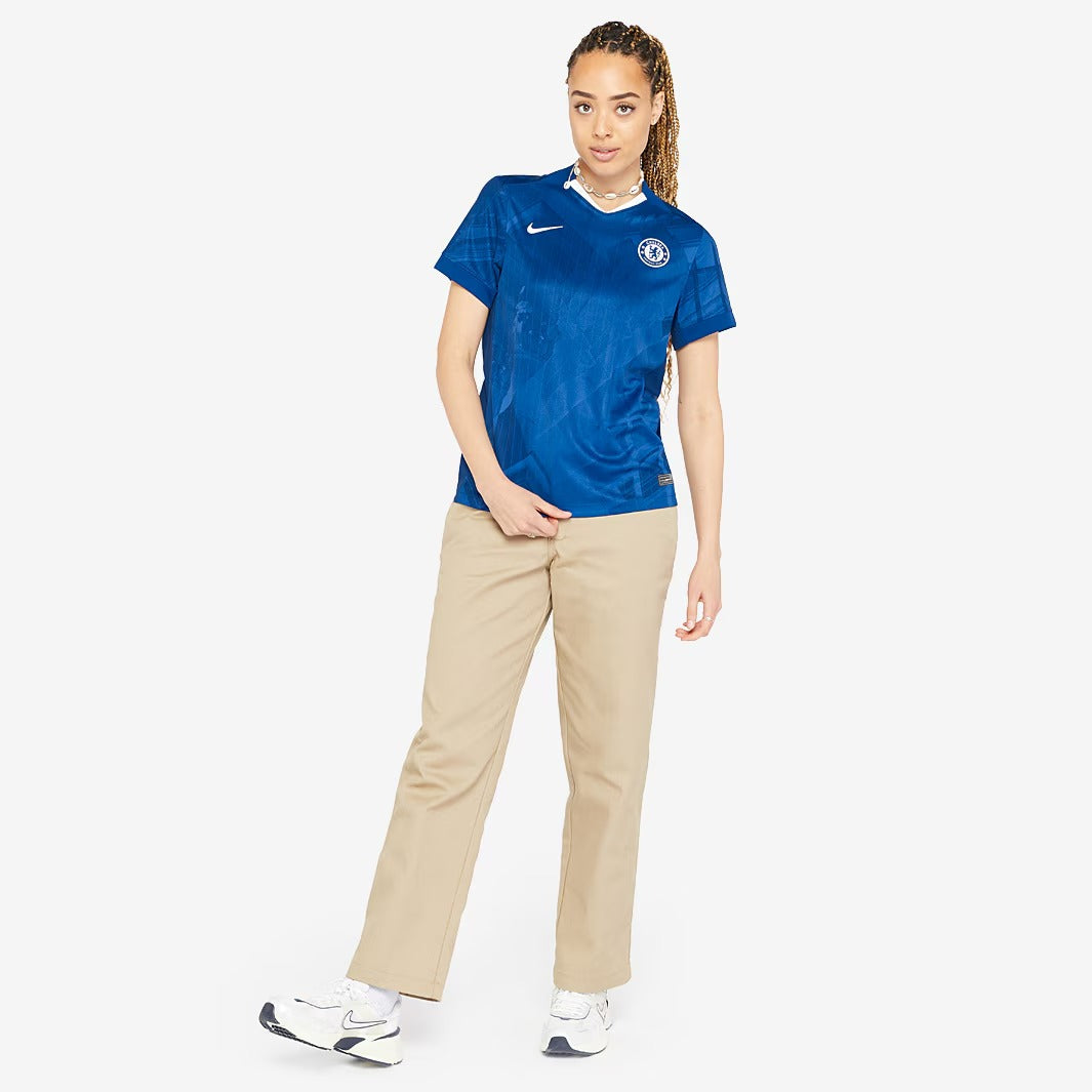 Camisa Feminina Nike Chelsea 2025/26 I Torcedor-Veste a Paixão