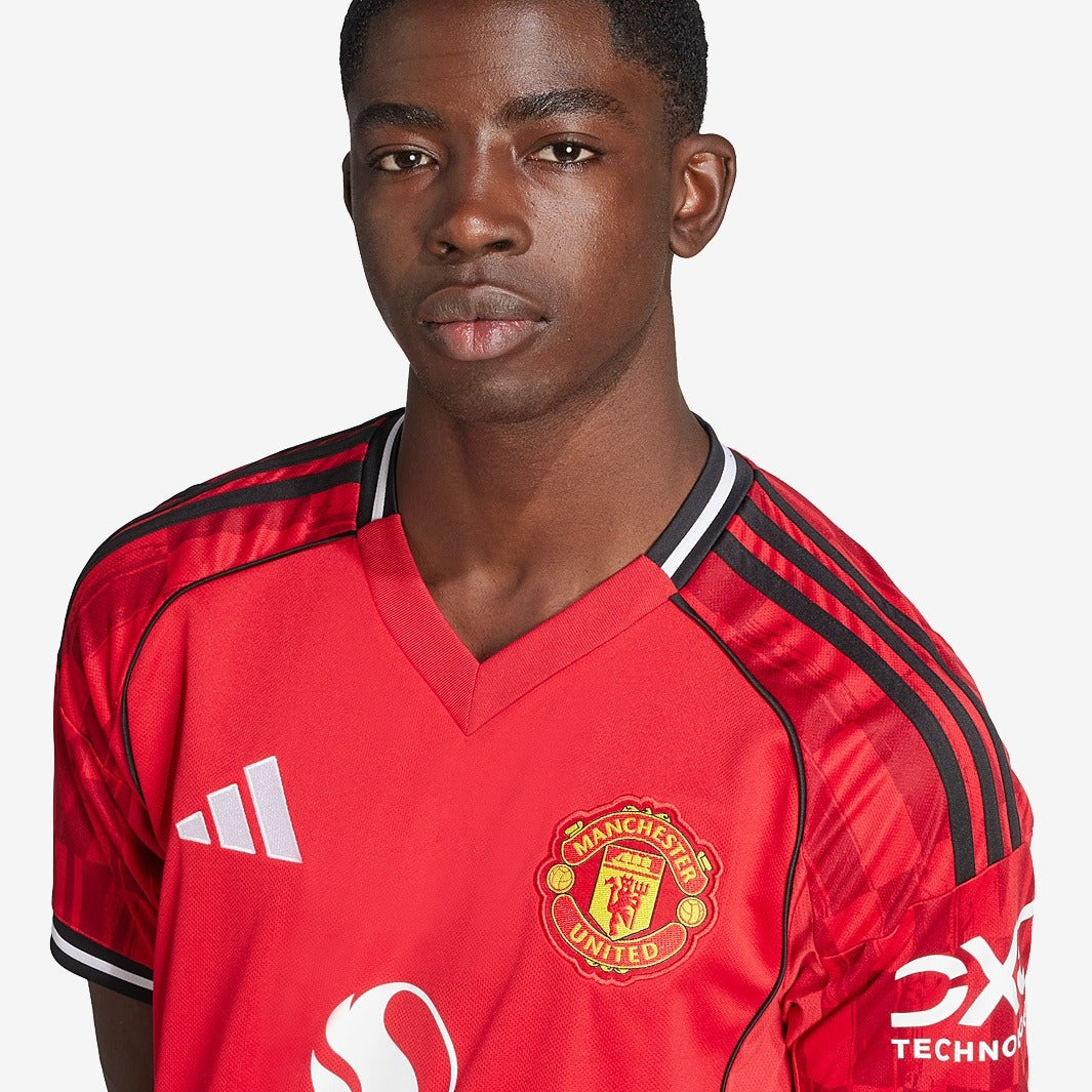 Camisa Adidas Manchester United 2025/26 I Torcedor-Veste a Paixão