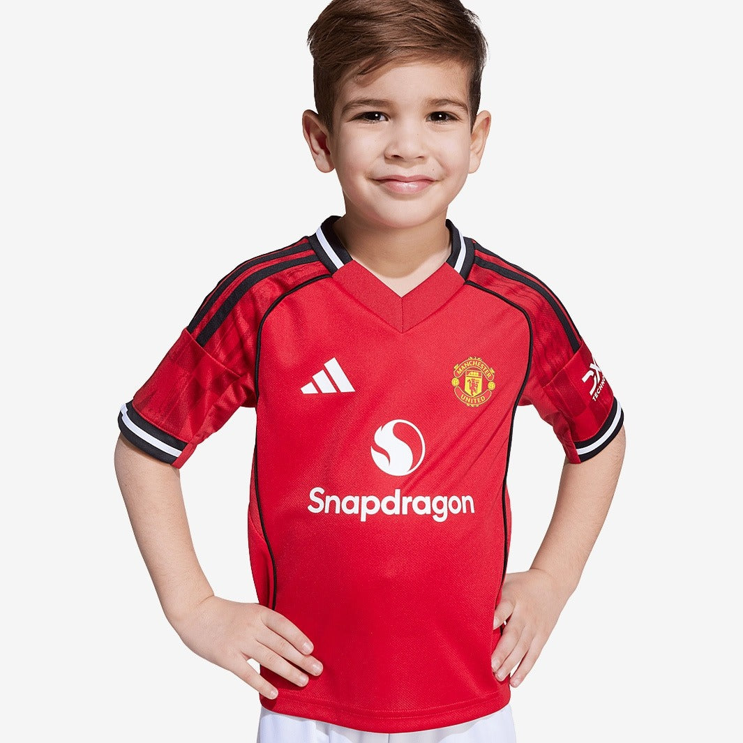 Conjunto Infantil Adidas Manchester United 2025/26 Torcedor-Veste a Paixão