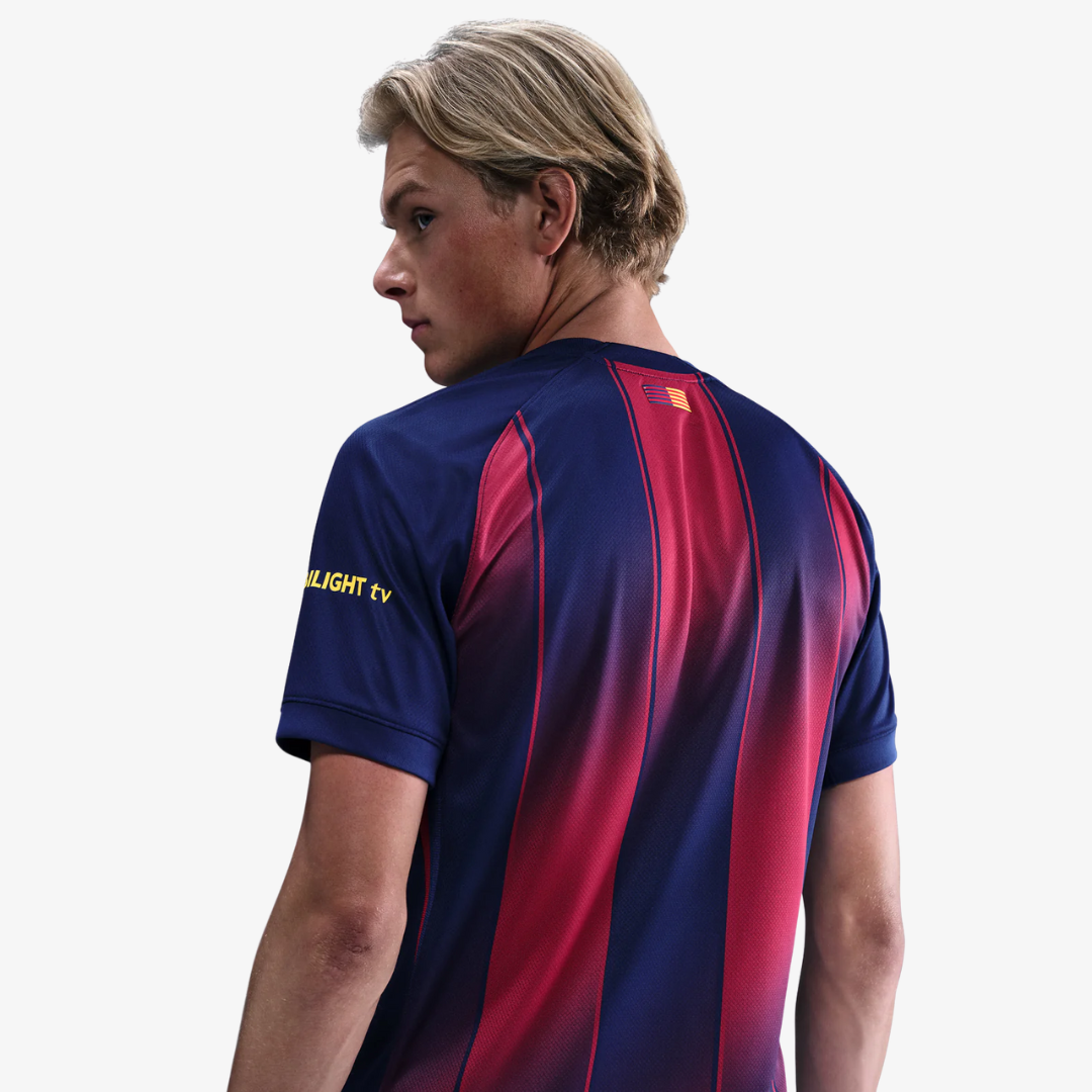 Camisa Nike Barcelona 2025/26 Torcedor-Veste a Paixão