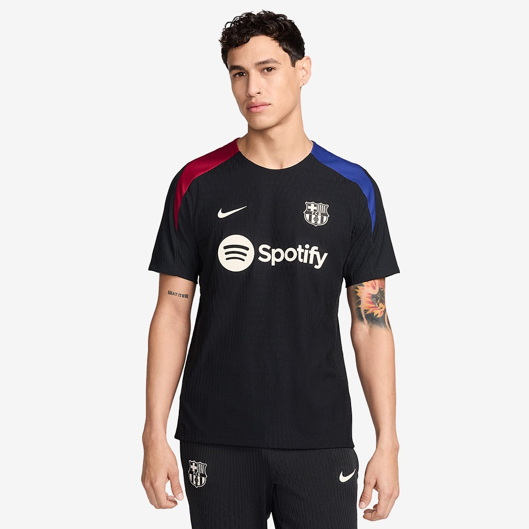 Camisa Treino Nike FC Barcelona 2024/25-Veste a Paixão